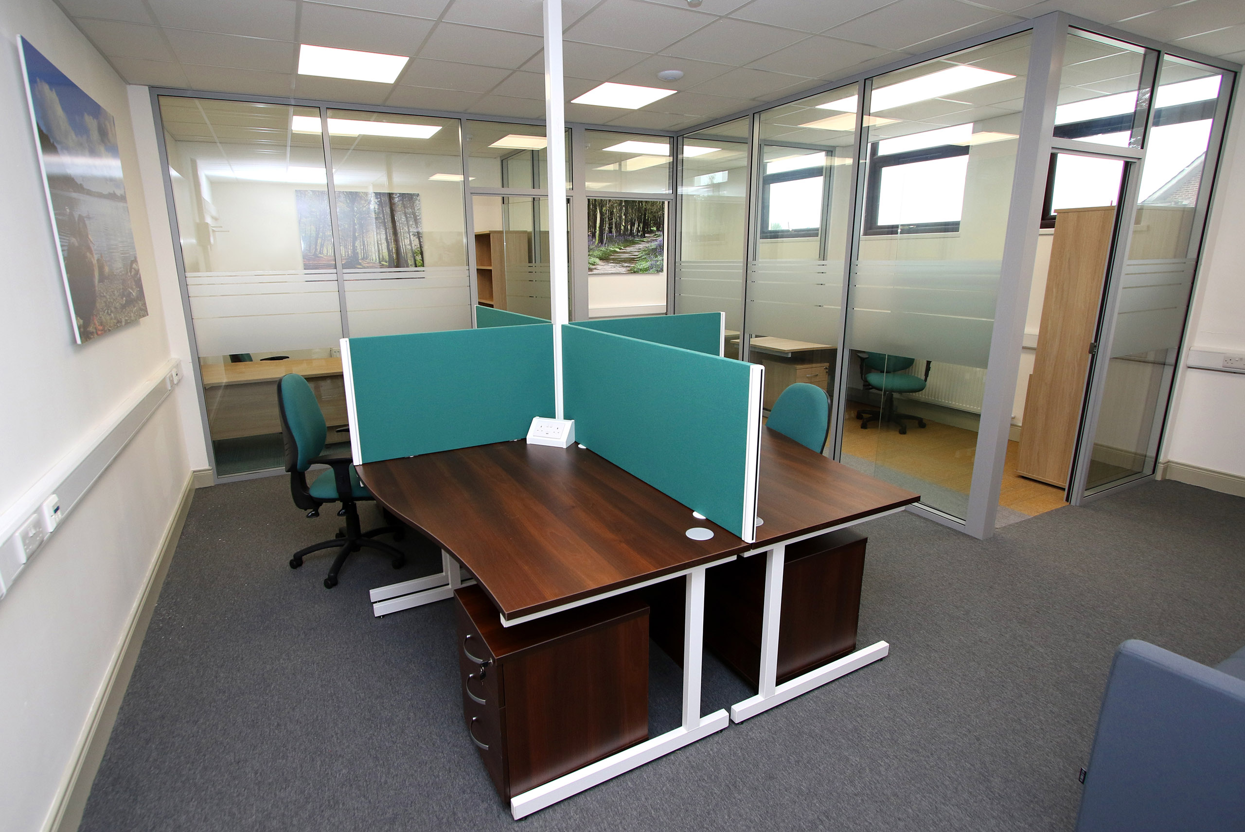 castleblayney-enterprise-centre-digital-hub-hot-desk